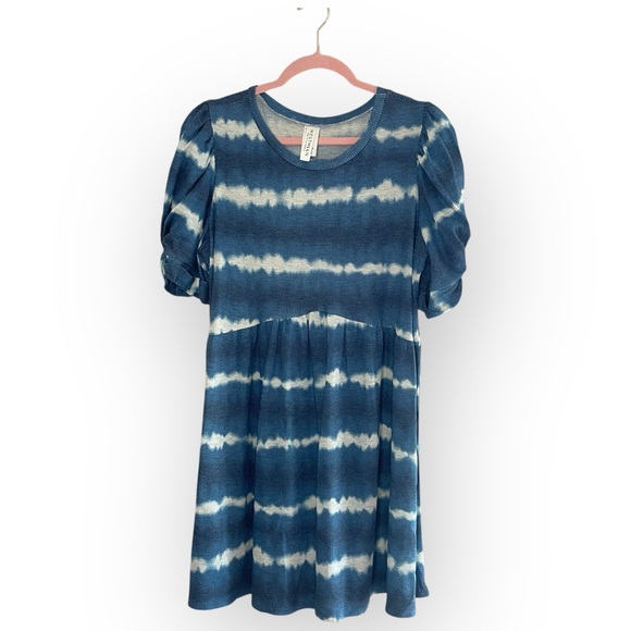 west moon Dresses & Skirts - WEST MOON Blue Tie-Dye Jersey Knit Mini Dress, Large‎